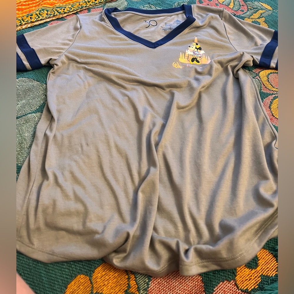 Soft cotton Disney 50th Anniversary Tshirt sz medium